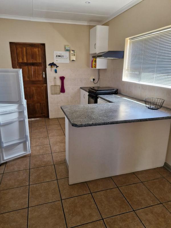 To Let 2 Bedroom Property for Rent in Heiderand Western Cape